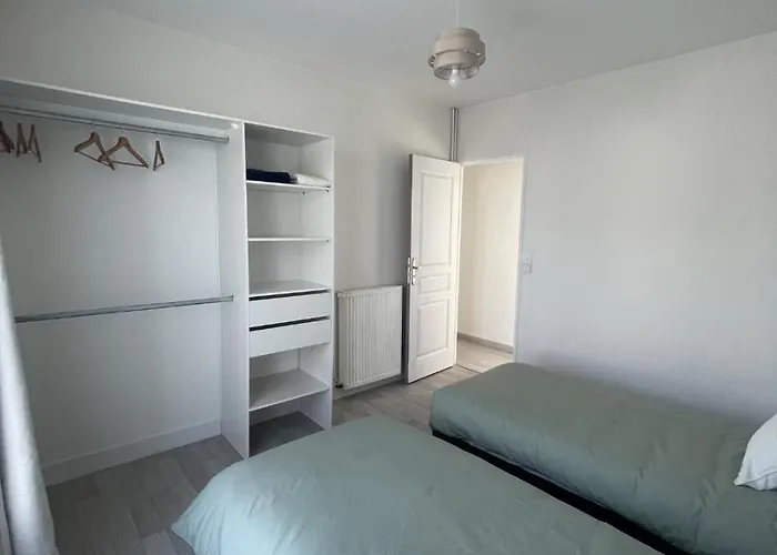Дом отдыха Maison Spacieuse & Lumineuse A